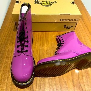 Dr Martens 1460 W lace up boots.